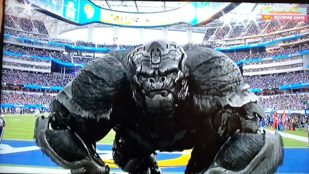 Rise Of The Beasts Optimus Primal On Nickelodeon NFL Nickmas Game  (3 of 16)